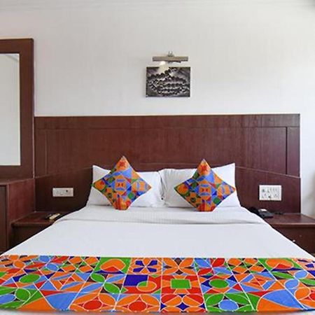 Hotel Shirdi Sai Wada 외부 사진