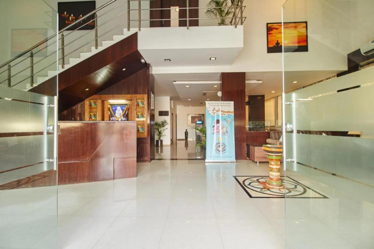 Hotel Shirdi Sai Wada 외부 사진