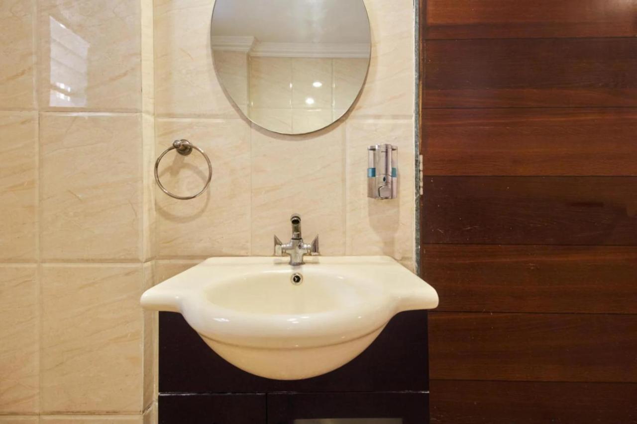 Hotel Shirdi Sai Wada 외부 사진