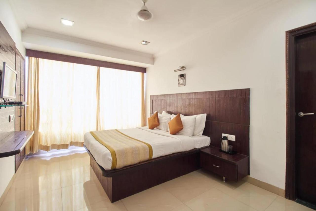 Hotel Shirdi Sai Wada 외부 사진