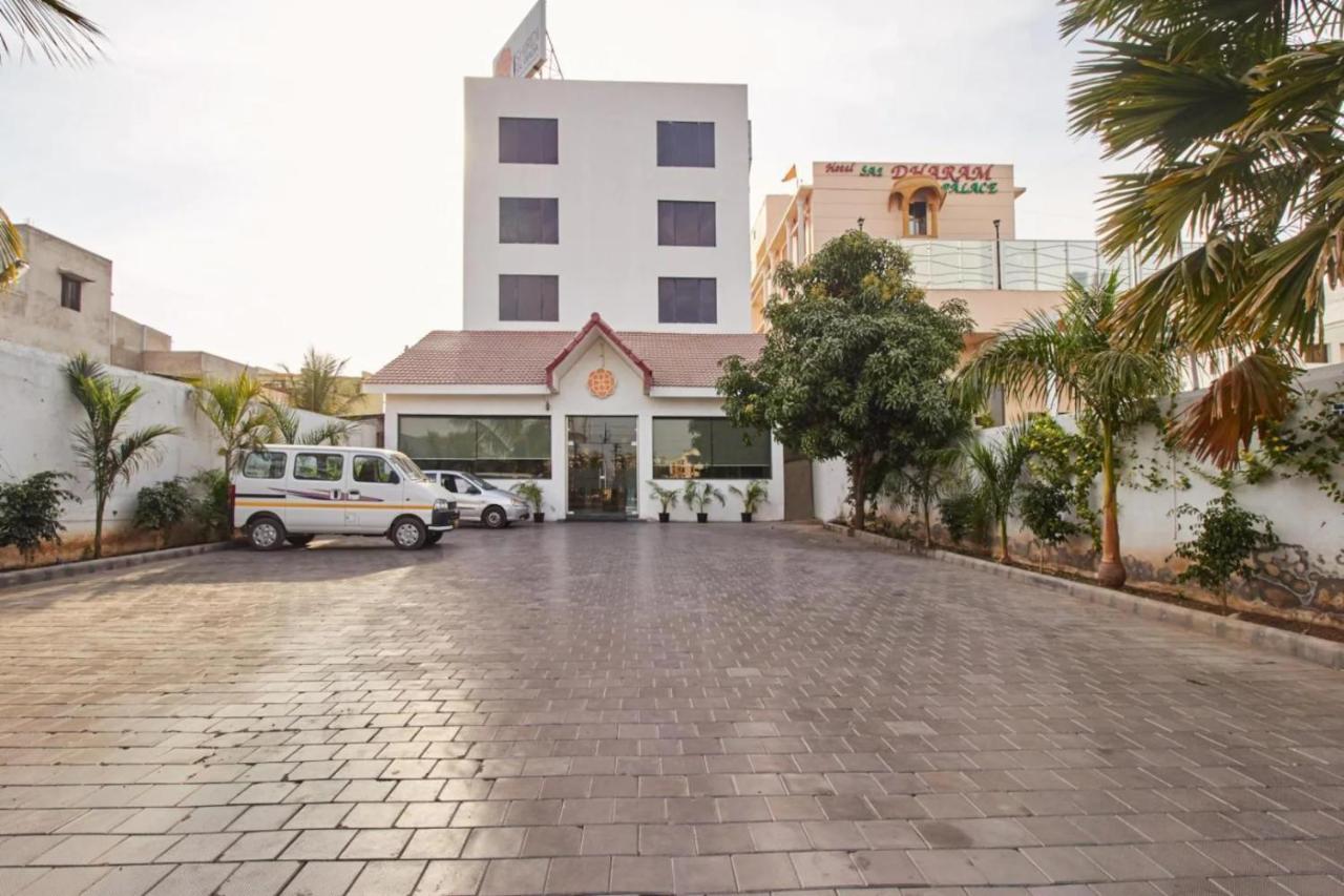 Hotel Shirdi Sai Wada 외부 사진