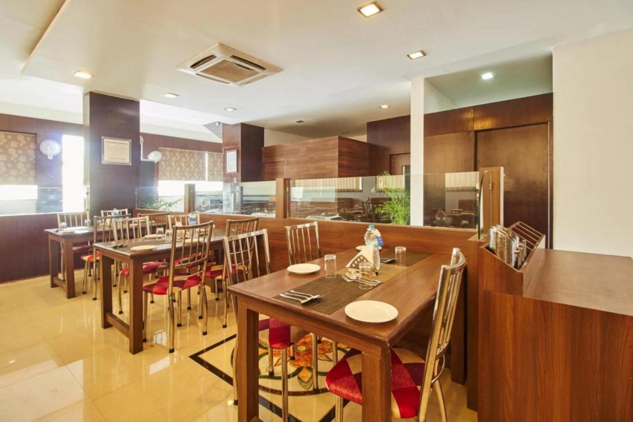 Hotel Shirdi Sai Wada 외부 사진