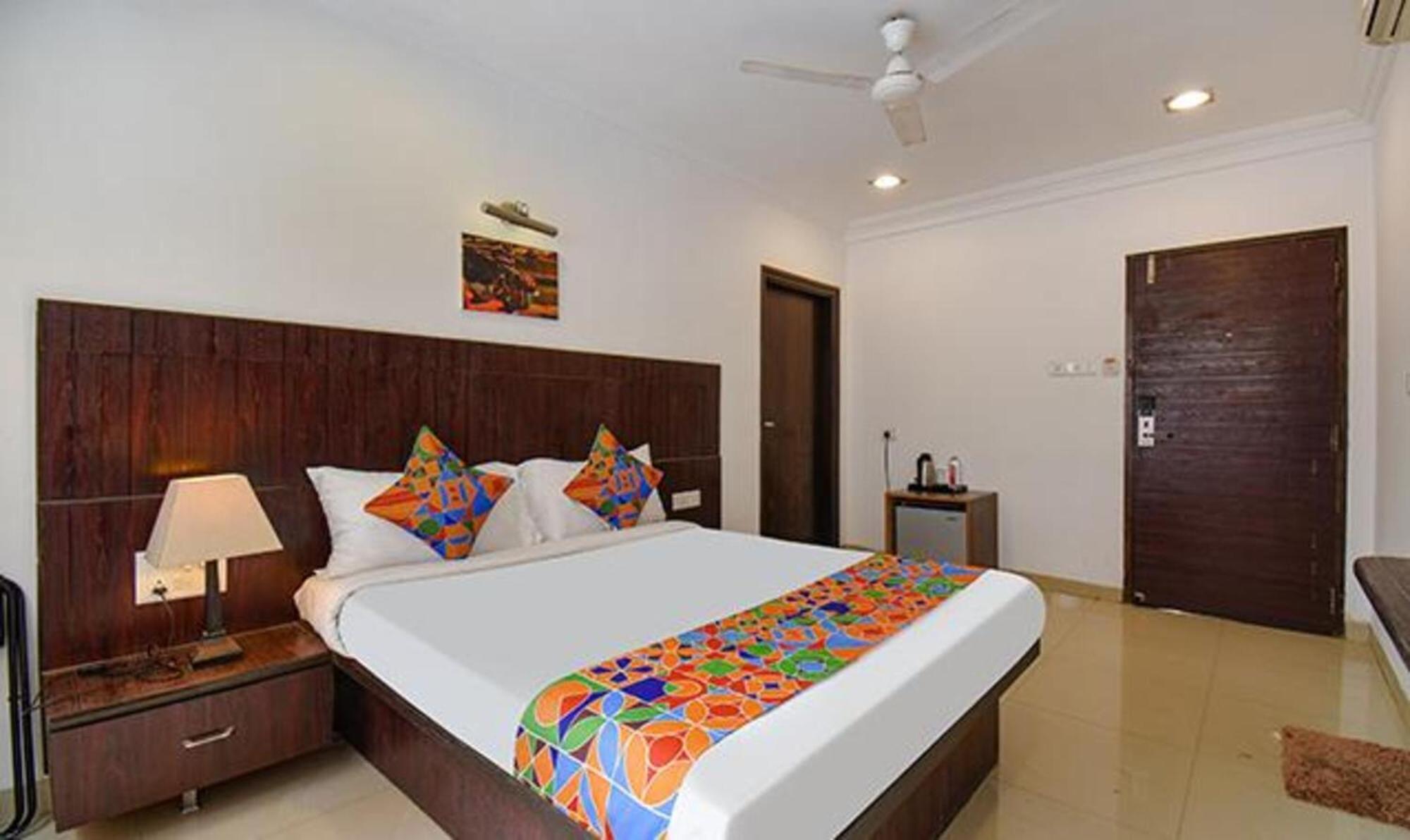 Hotel Shirdi Sai Wada 외부 사진