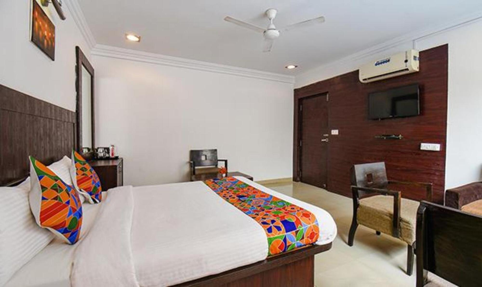 Hotel Shirdi Sai Wada 외부 사진