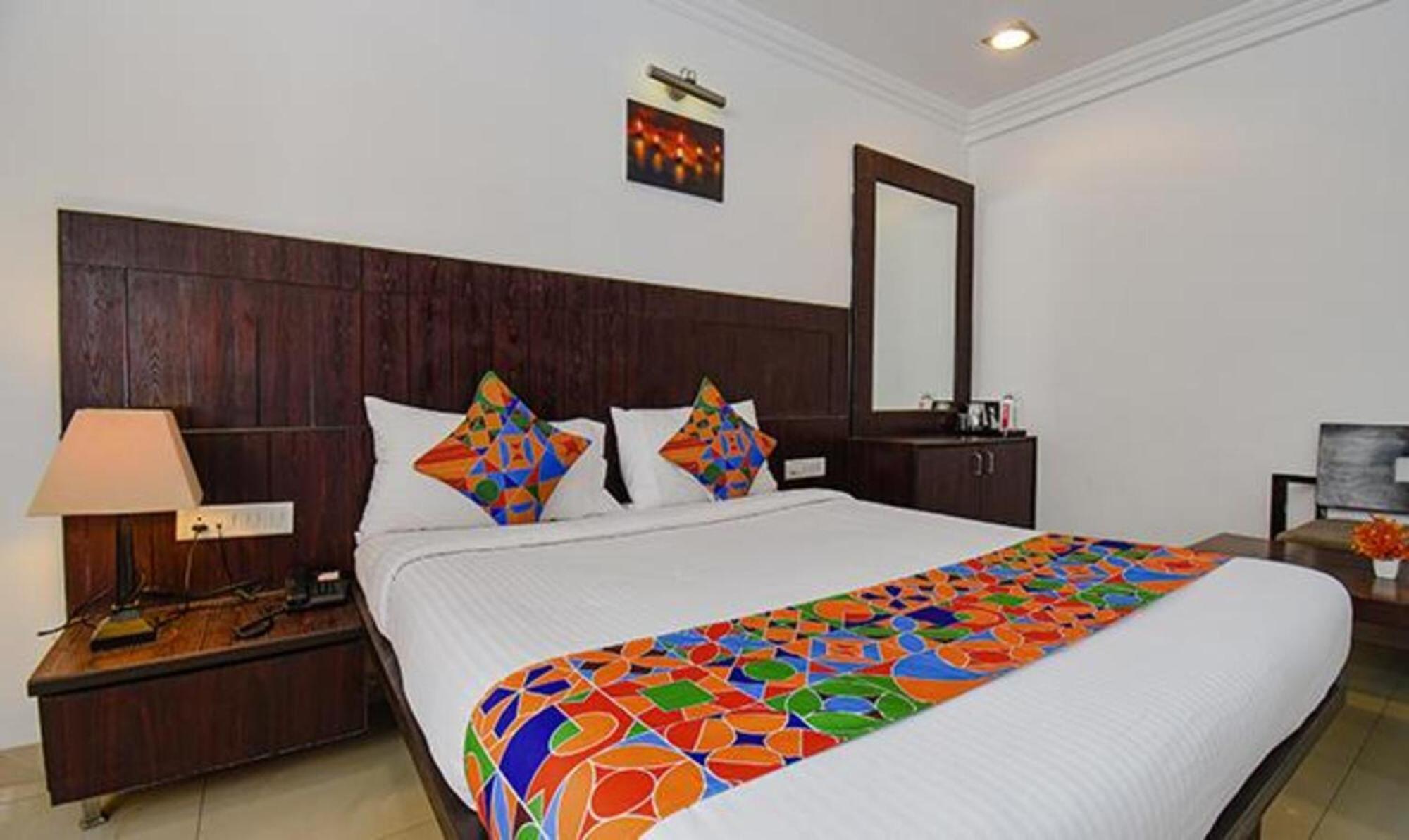 Hotel Shirdi Sai Wada 외부 사진