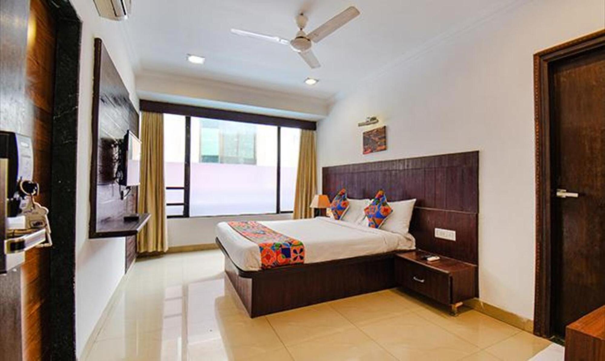 Hotel Shirdi Sai Wada 외부 사진