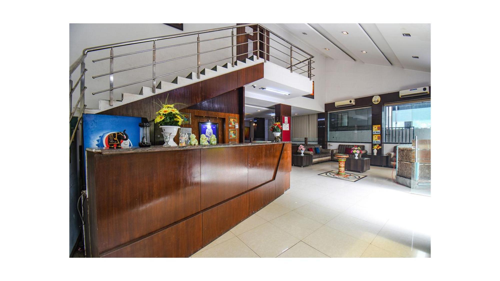 Hotel Shirdi Sai Wada 외부 사진