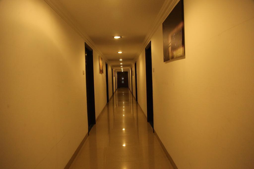 Hotel Shirdi Sai Wada 외부 사진